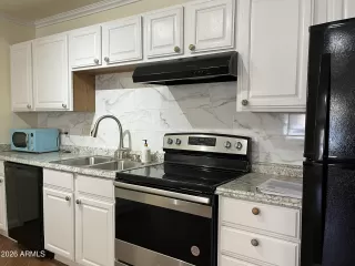 Photo #4: 7041695 Listing
