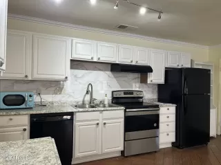 Photo #6: 7041695 Listing