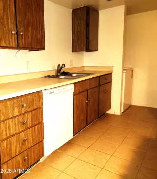 Photo #5: 7041835 Listing