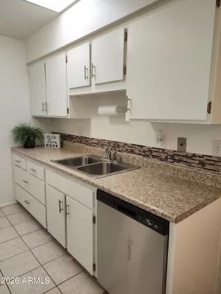 Photo #5: 7042111 Listing