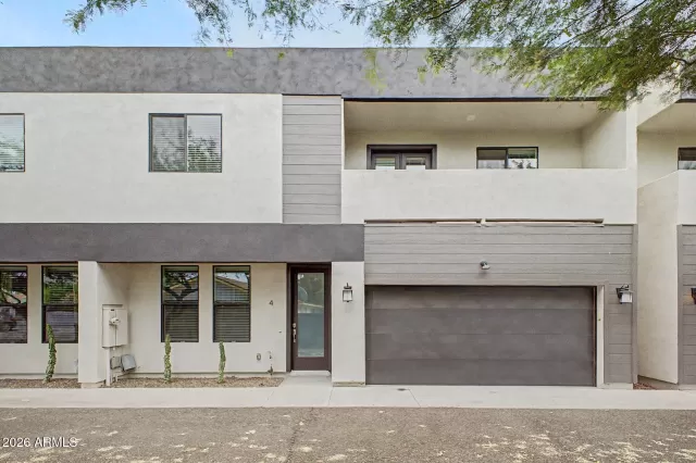 MLS: 7042231 Condo For Sale