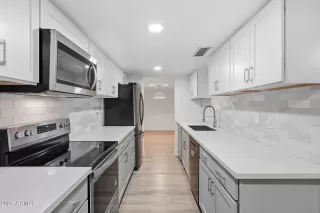 Photo #6: 7042261 Listing
