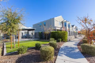 Photo #6: 7042302 Listing