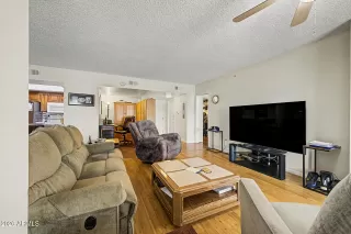 Photo #6: 7042399 Listing