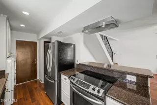 Photo #5: 7042550 Listing