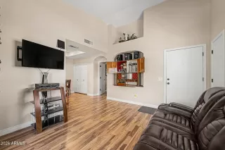 Photo #4: 7042886 Listing