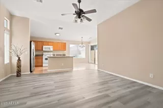 Photo #6: 7042907 Listing