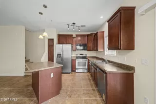 Photo #5: 7042986 Listing