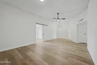 Photo #3: 7042997 Listing