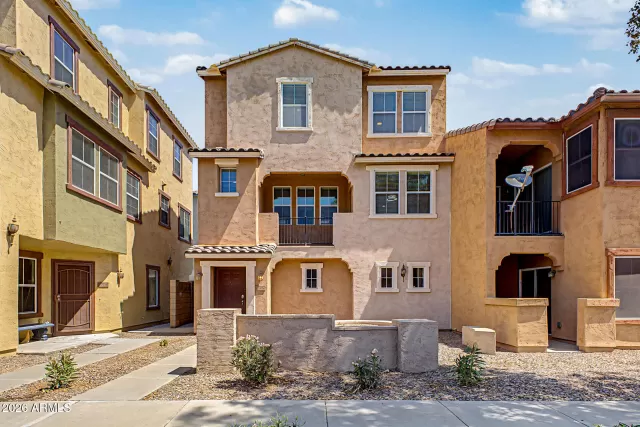 MLS: 7043072 Condo For Sale