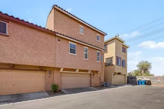 Photo #4: 7043072 Listing