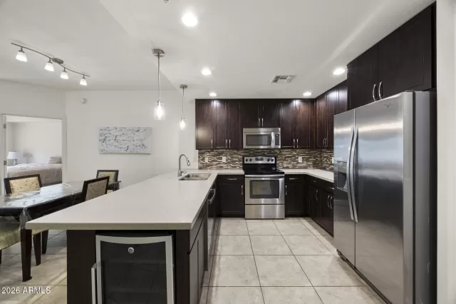 MLS: 7043084 Condo For Sale