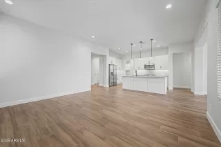 Photo #5: 7043128 Listing
