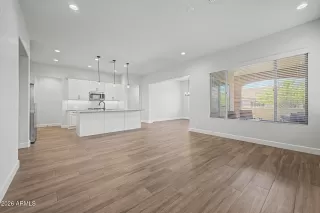 Photo #6: 7043128 Listing