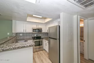 Photo #4: 7043132 Listing