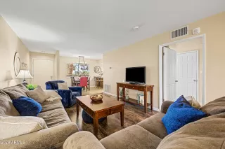 Photo #2: 7043188 Listing