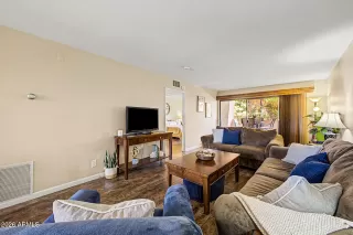Photo #4: 7043188 Listing