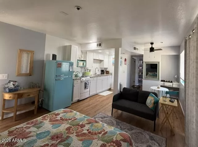 MLS: 7043340 Condo For Sale