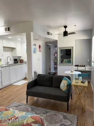 Photo #5: 7043340 Listing