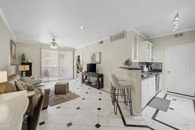 MLS: 7043553 Condo For Sale