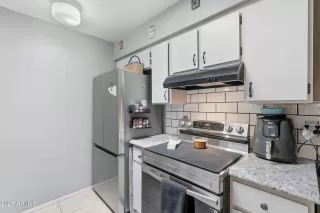 Photo #3: 7043802 Listing