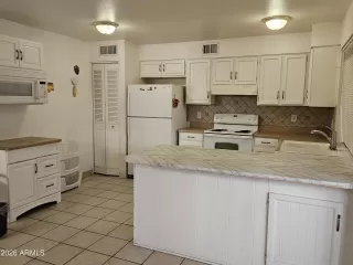 Photo #6: 7043949 Listing