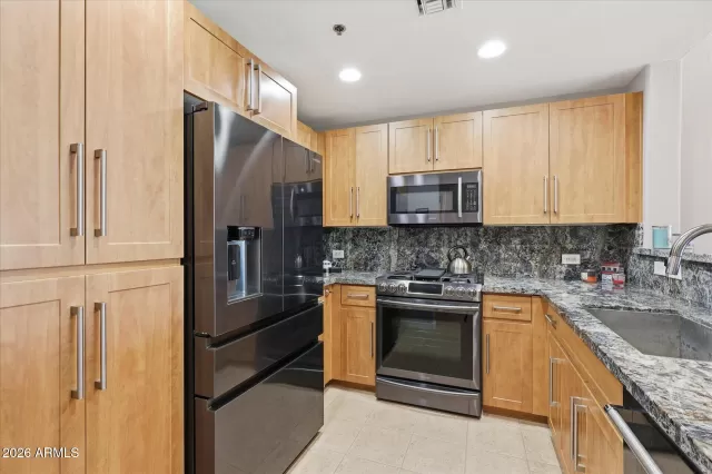 MLS: 7044004 Condo For Sale
