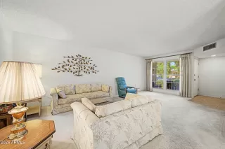 Photo #4: 7044010 Listing
