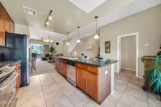 Photo #4: 7044323 Listing