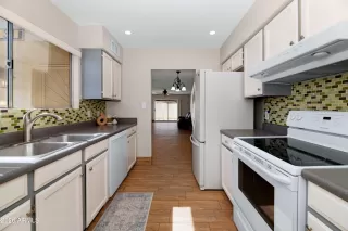 Photo #5: 7044340 Listing
