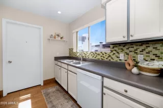Photo #6: 7044340 Listing