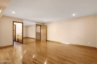 Photo #5: 7044406 Listing