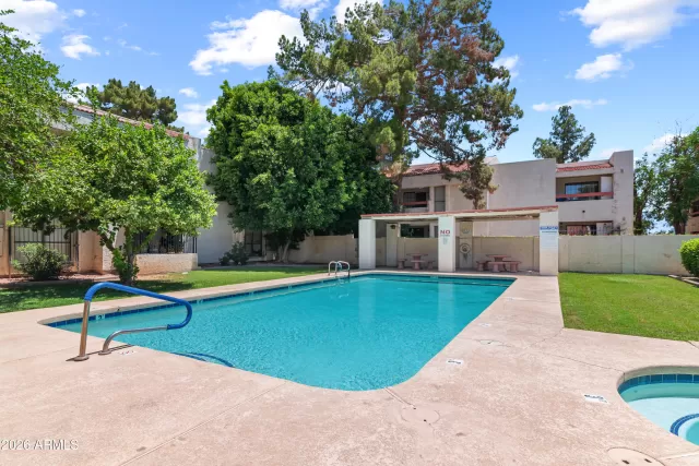 MLS: 7044543 Condo For Sale