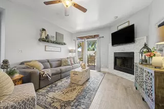 Photo #6: 7045256 Listing