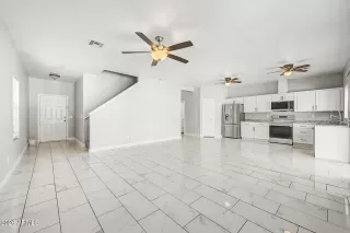 Photo #3: 7045363 Listing