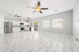 Photo #4: 7045363 Listing