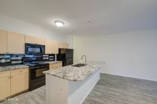 Photo #3: 7045573 Listing