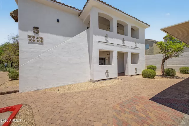 MLS: 7046014 Condo For Sale