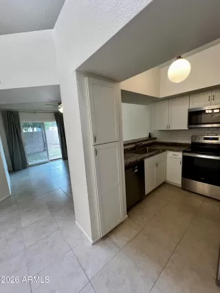 Photo #4: 7046860 Listing 