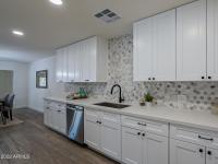 More Details about MLS # 6387616 : 2615 E MITCHELL DRIVE