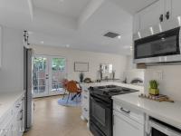 More Details about MLS # 6487495 : 1131 E NORTH LANE #2