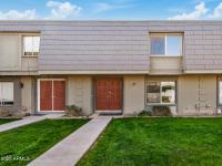 More Details about MLS # 6828384 : 2048 W ELM STREET