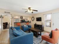 More Details about MLS # 6852989 : 2833 E TRACY LANE#1
