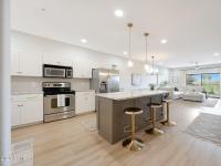 More Details about MLS # 6863799 : 920 E DEVONSHIRE AVENUE#4004